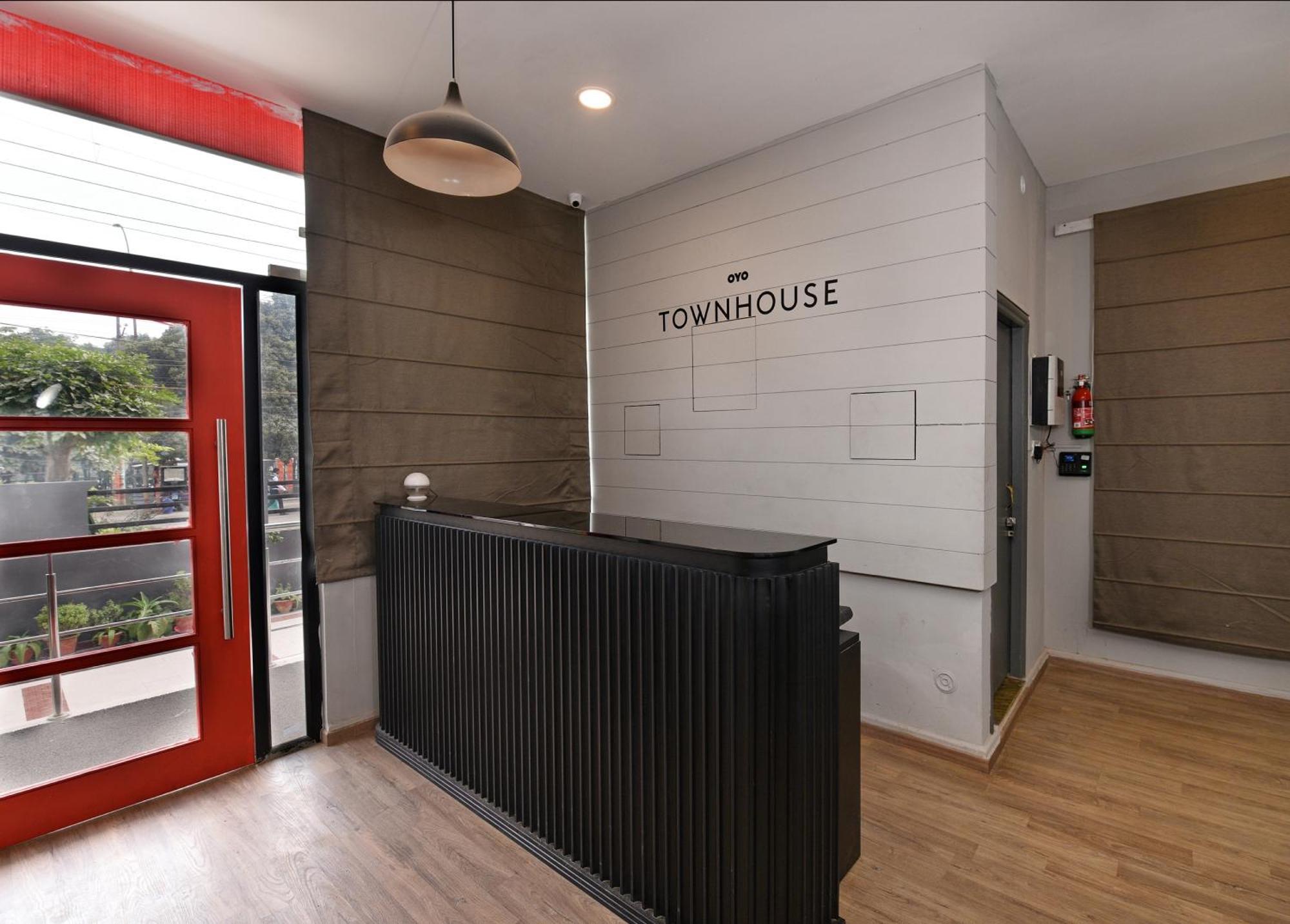 Townhouse Function Inn Near Chaudhary Charan Singh International Airport 러크나우 외부 사진