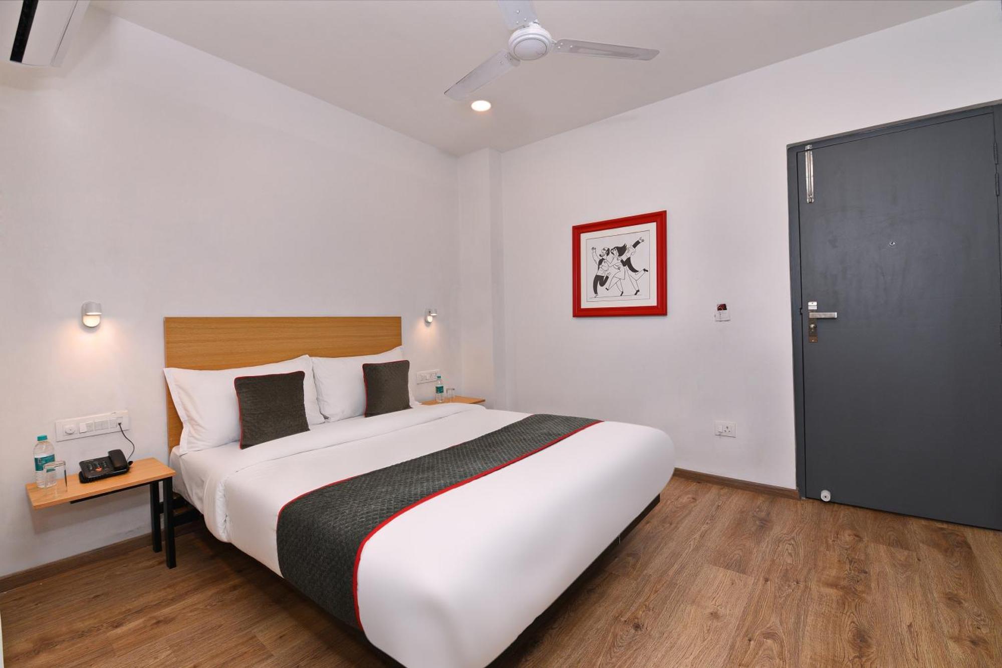 Townhouse Function Inn Near Chaudhary Charan Singh International Airport 러크나우 외부 사진