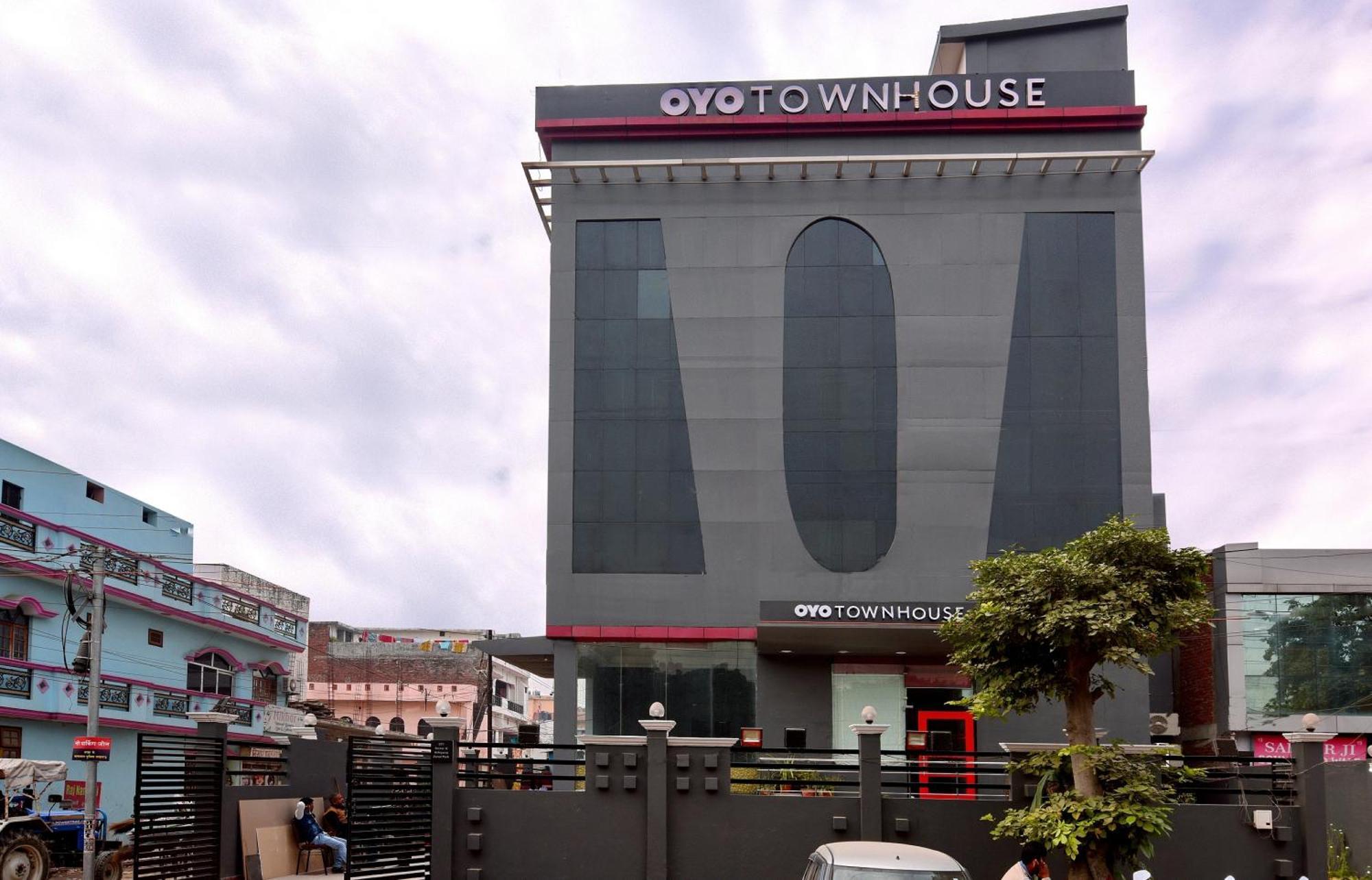 Townhouse Function Inn Near Chaudhary Charan Singh International Airport 러크나우 외부 사진