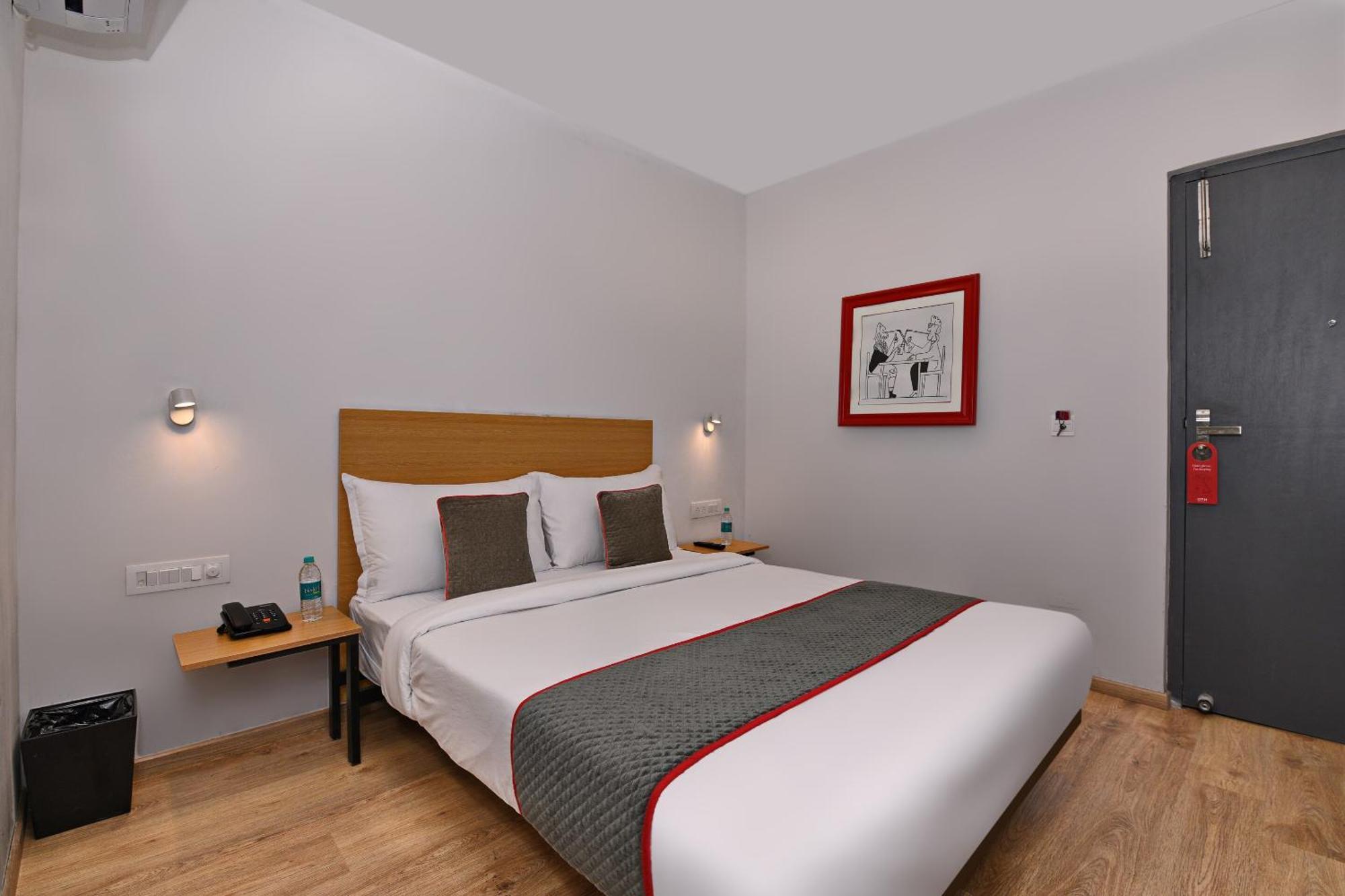 Townhouse Function Inn Near Chaudhary Charan Singh International Airport 러크나우 외부 사진