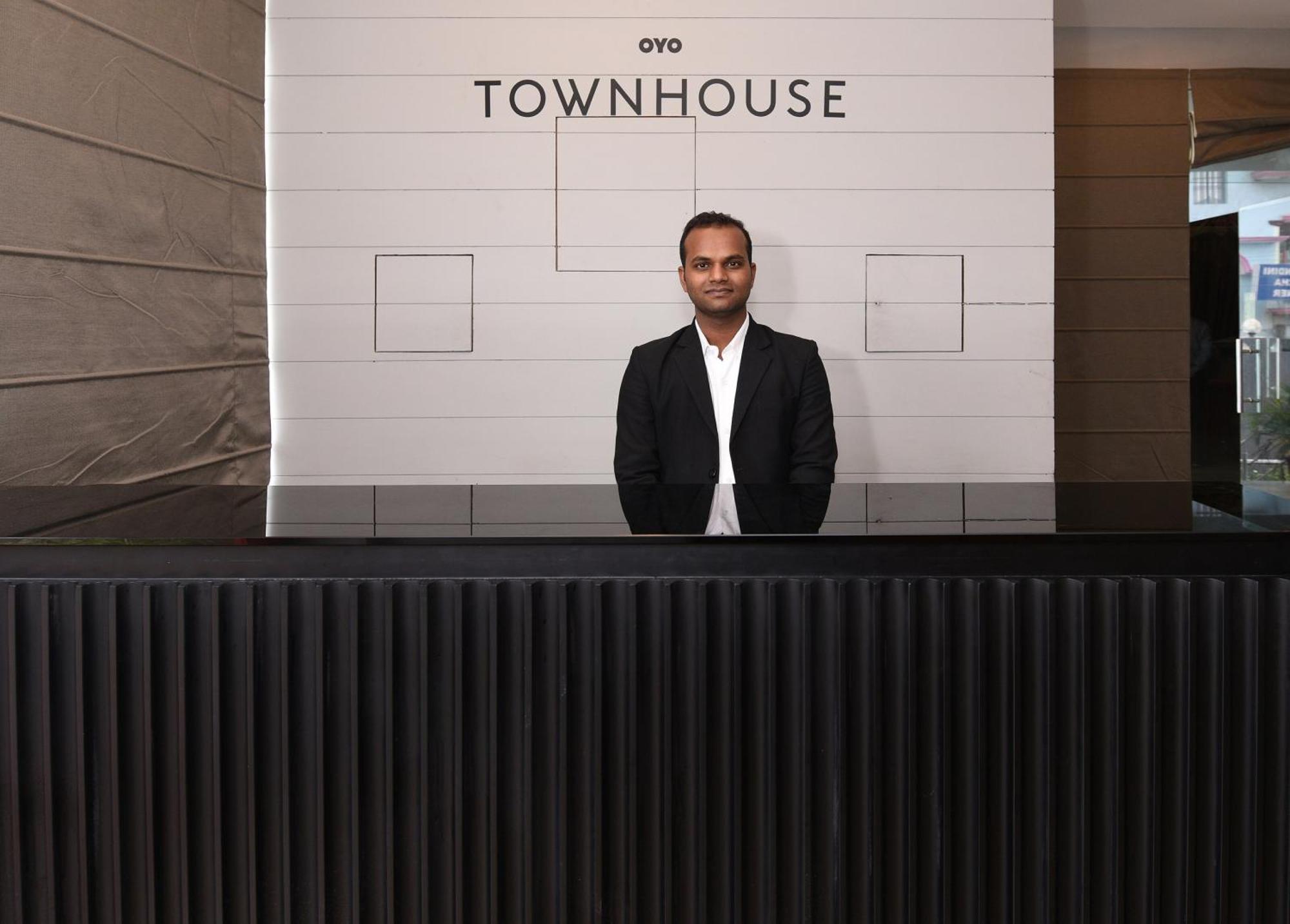 Townhouse Function Inn Near Chaudhary Charan Singh International Airport 러크나우 외부 사진