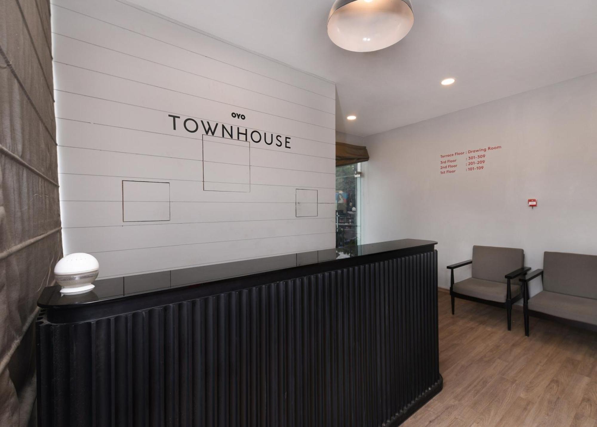 Townhouse Function Inn Near Chaudhary Charan Singh International Airport 러크나우 외부 사진